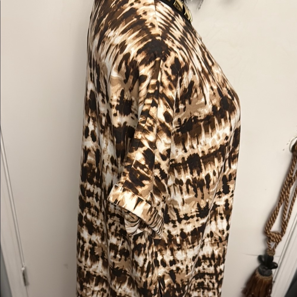 Elegant Brown Patterned Dress - Picture 6 of 9